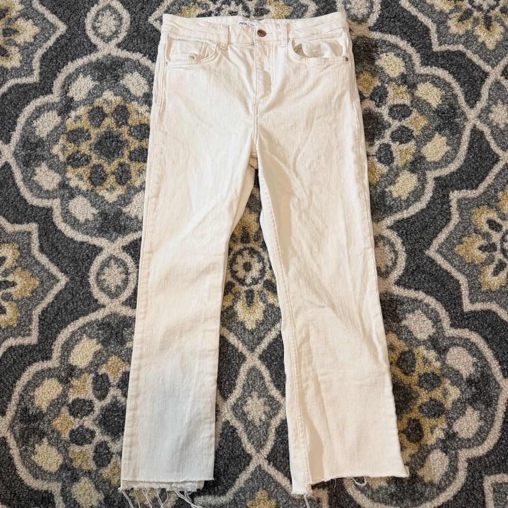 ZARA Cream Denim Classic Straight Fit High Rise Raw Step Hem Jeans | Size 8